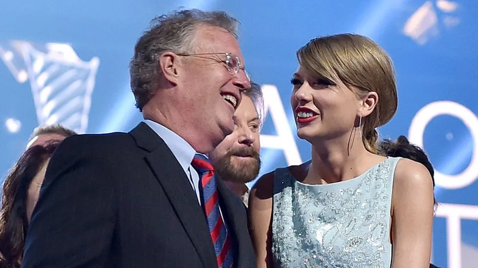 Swift Punch: Paparazzo Accuses Taylor Swift’s Father