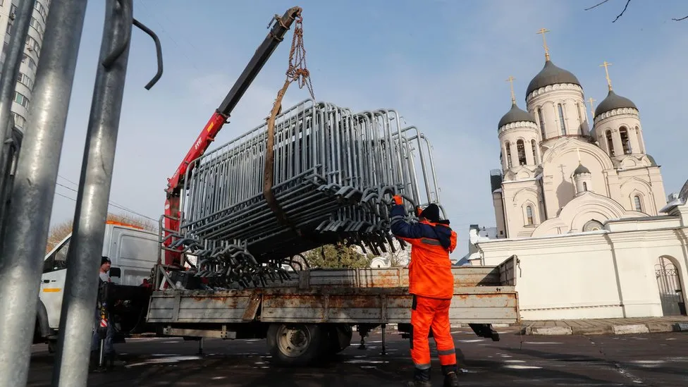 Navalny’s Family Braces for Funeral without Hearse